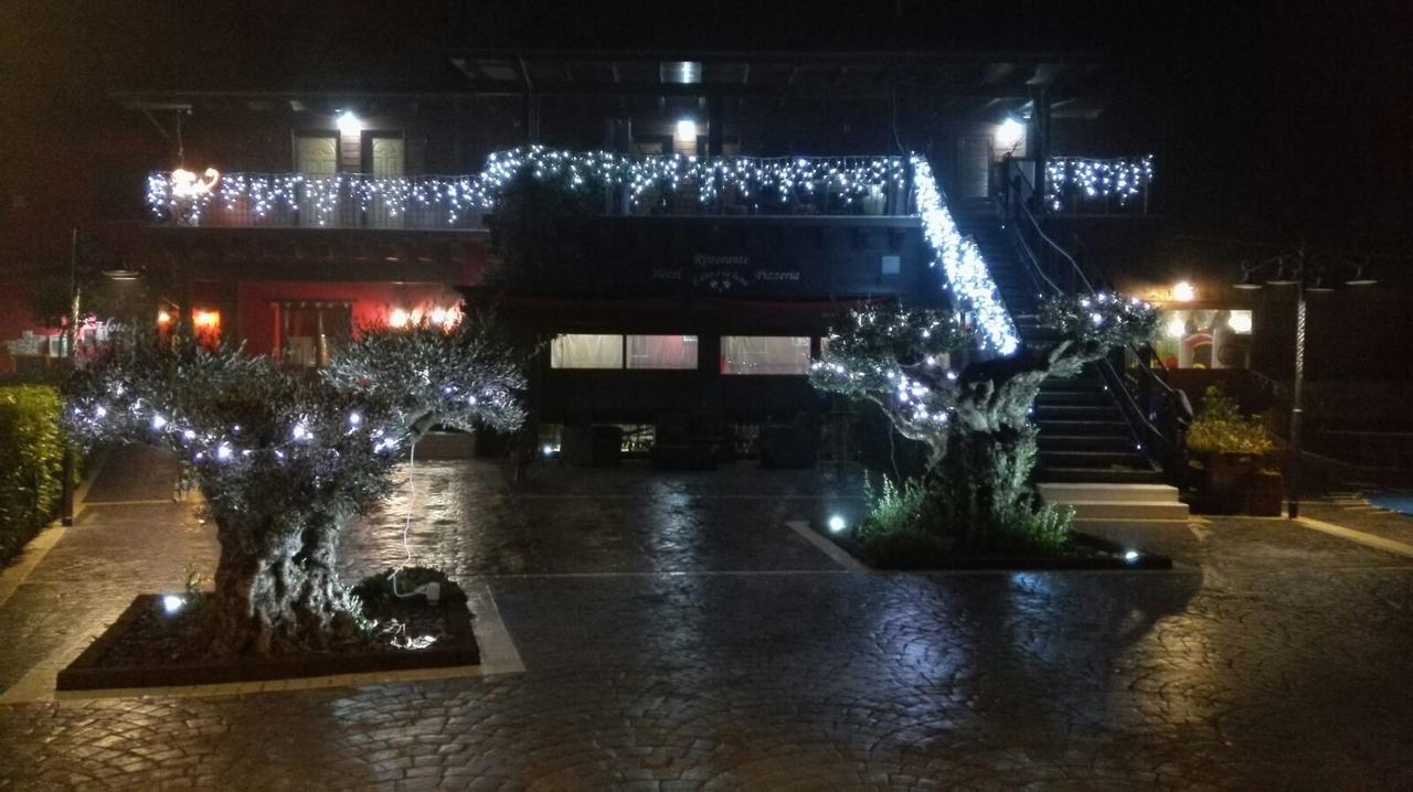 Hotel Il Dito E La Luna Рипа-Театина Экстерьер фото